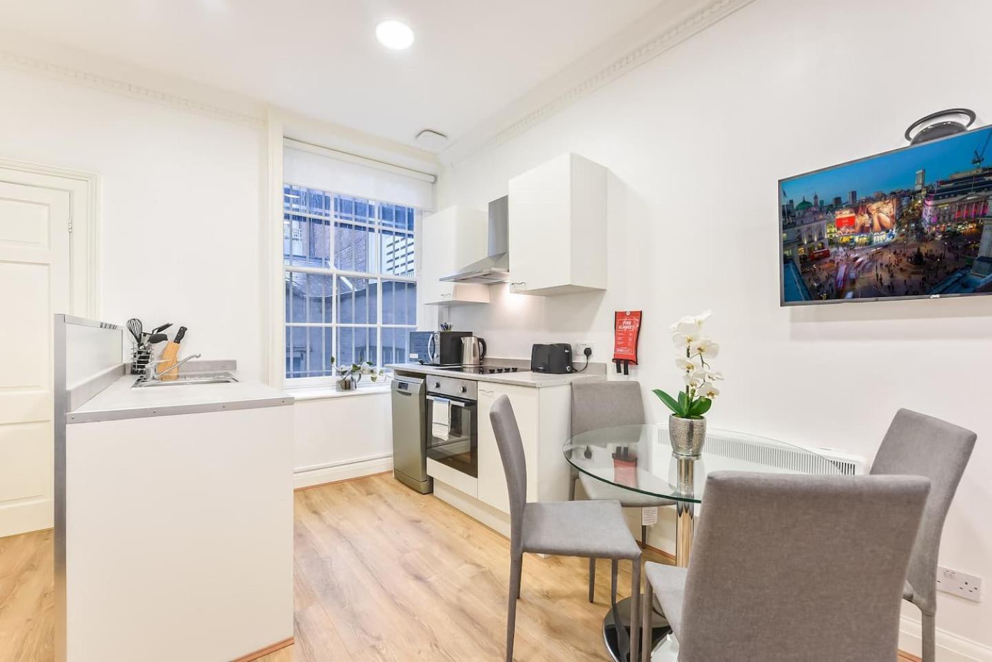 2 Bed Piccadilly Apartment 2 Λονδίνο Εξωτερικό φωτογραφία